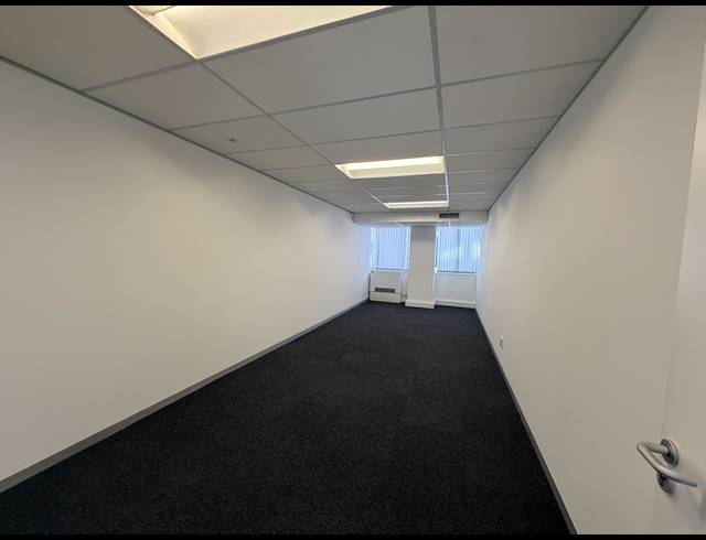 458M² BUILDING TO LET IN CLAREMONT